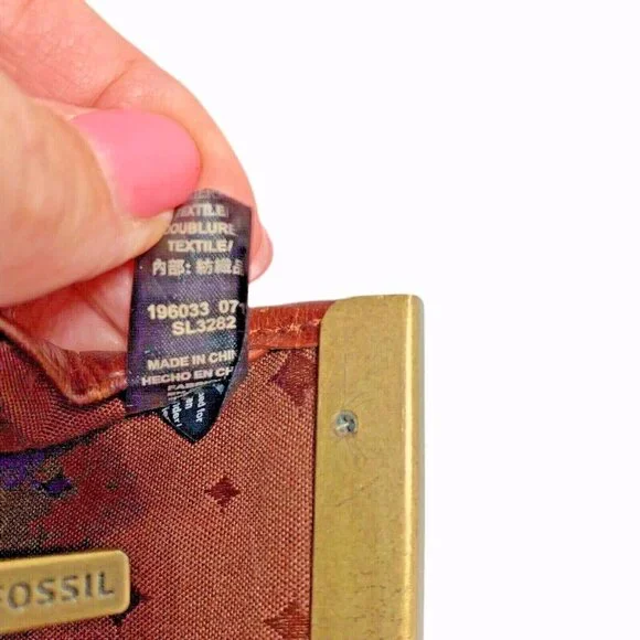 Vtg Fossil Croc Embossed Leather Wallet Clutch Metal Close Multiple pockets - Picture 10 of 12